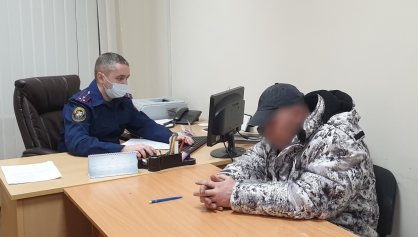 Следователи допросили подозреваемого в убийстве и покушении на убийство в Рогнединском районе Брянской области
